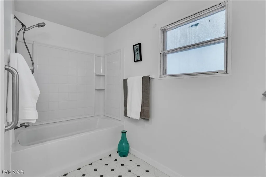 2932 Gavilan, Las Vegas, NV 89122