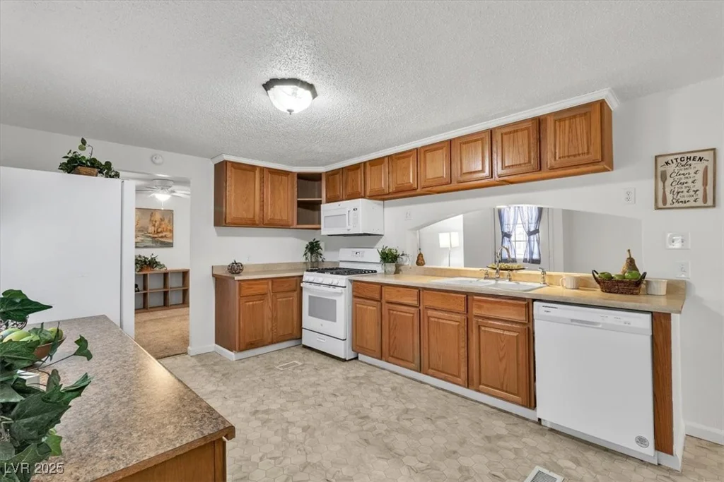 2932 Gavilan, Las Vegas, NV 89122