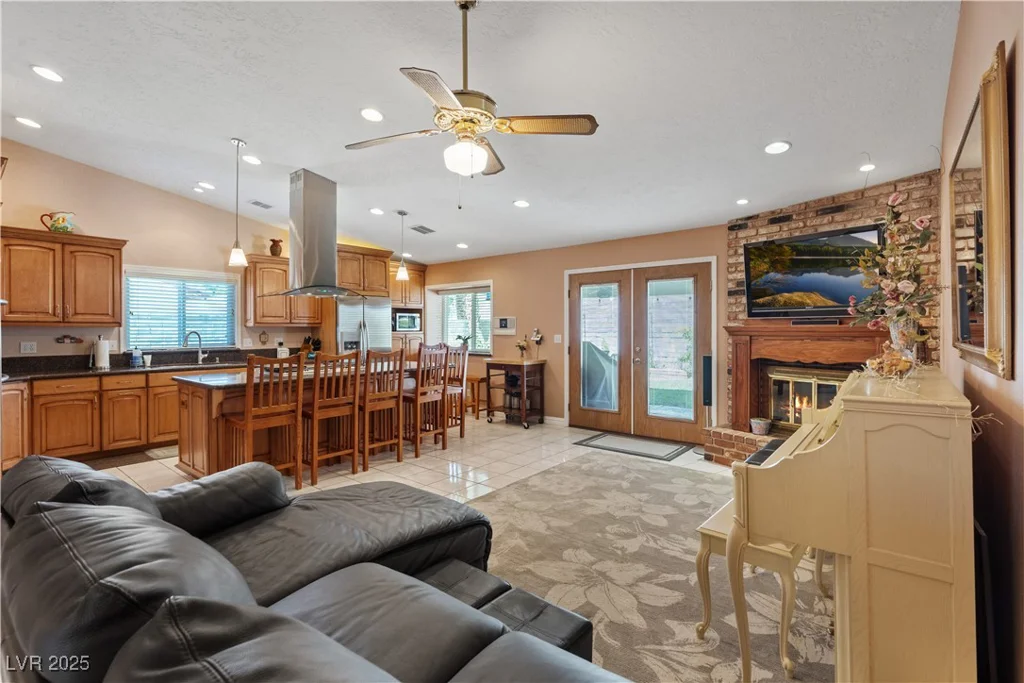 3361 Iberia, Las Vegas, NV 89146
