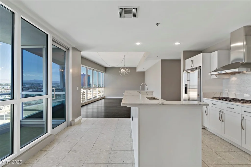4575 Dean Martin, Las Vegas, NV 89103