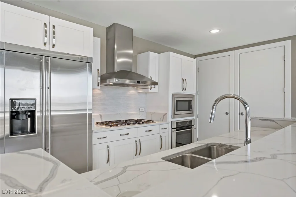 4575 Dean Martin, Las Vegas, NV 89103