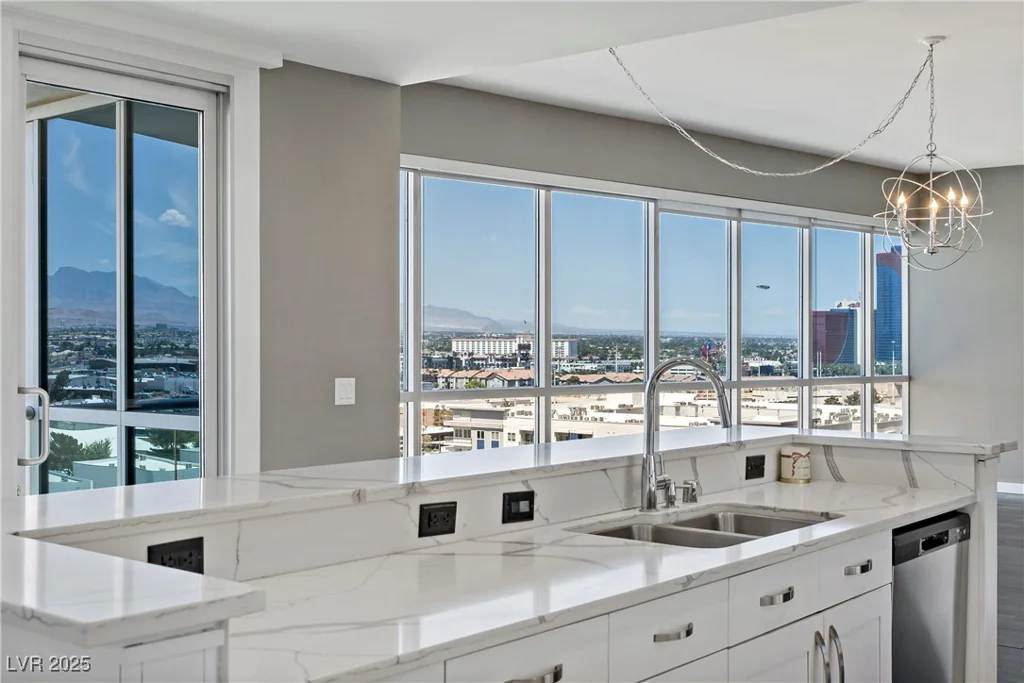 4575 Dean Martin, Las Vegas, NV 89103