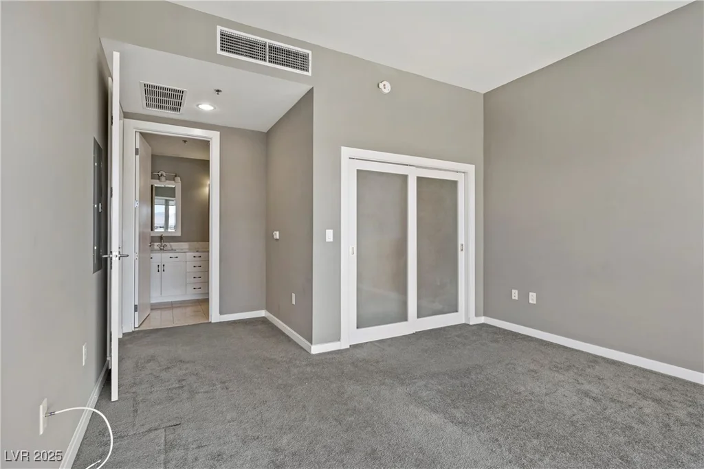 4575 Dean Martin, Las Vegas, NV 89103