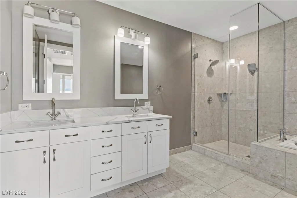 4575 Dean Martin, Las Vegas, NV 89103