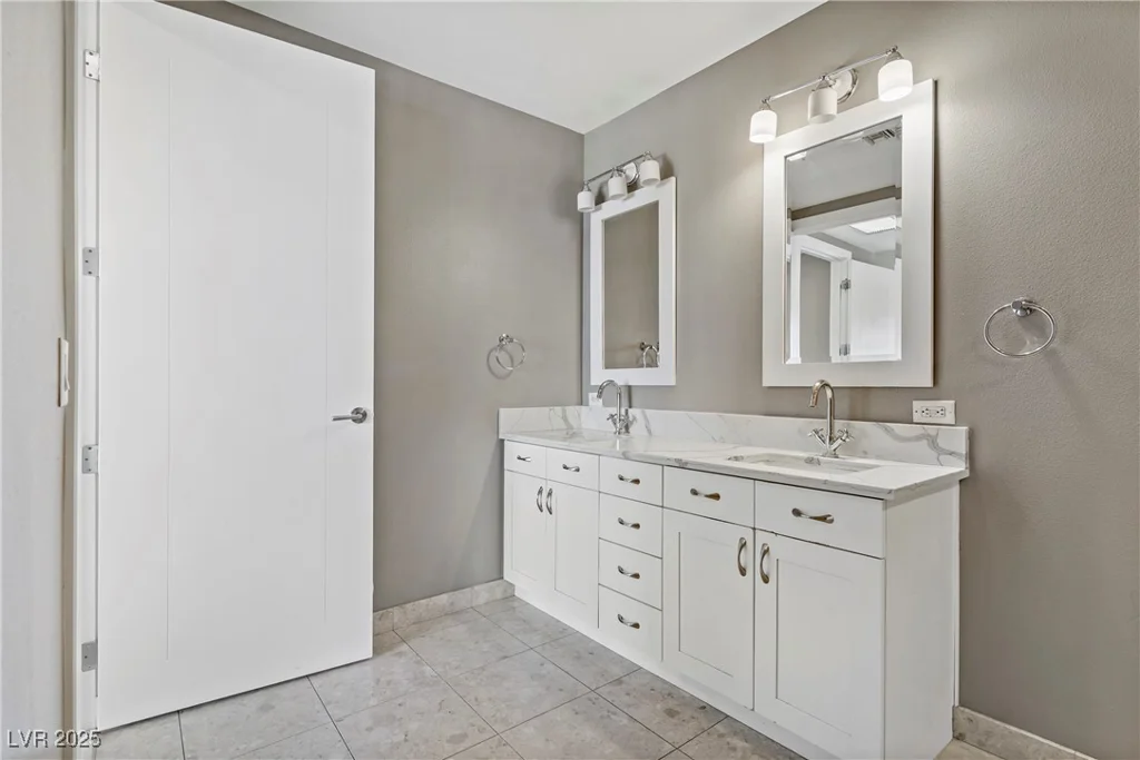 4575 Dean Martin, Las Vegas, NV 89103