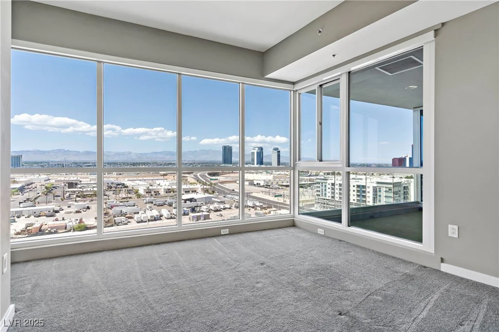 4575 Dean Martin, Las Vegas, NV 89103
