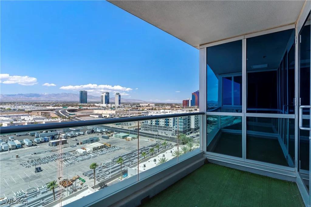 4575 Dean Martin, Las Vegas, NV 89103