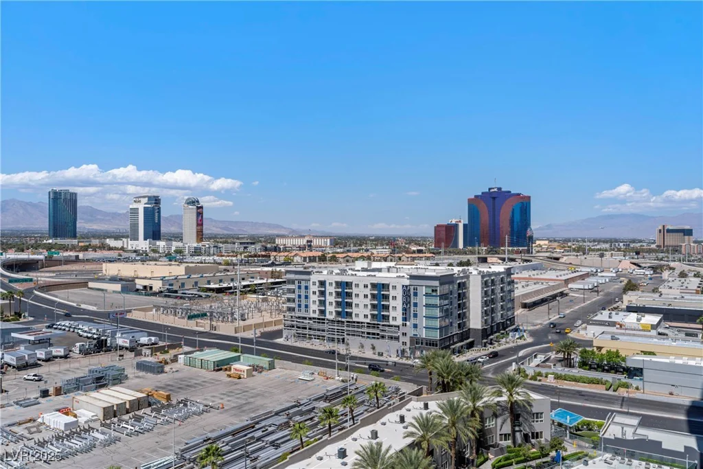 4575 Dean Martin, Las Vegas, NV 89103
