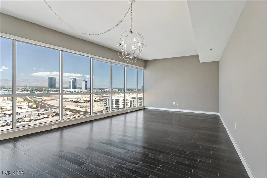 4575 Dean Martin, Las Vegas, NV 89103