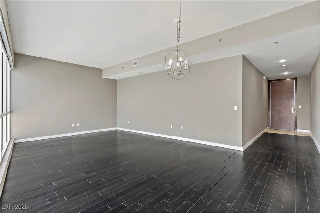 4575 Dean Martin, Las Vegas, NV 89103