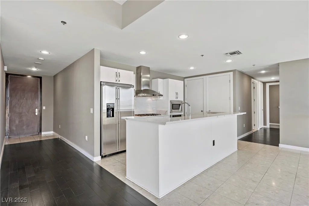 4575 Dean Martin, Las Vegas, NV 89103