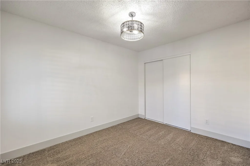 5825 Bent Branch, Las Vegas, NV 89142