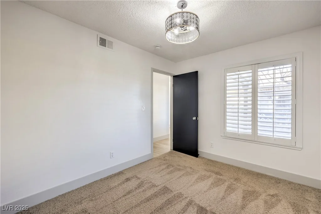 5825 Bent Branch, Las Vegas, NV 89142