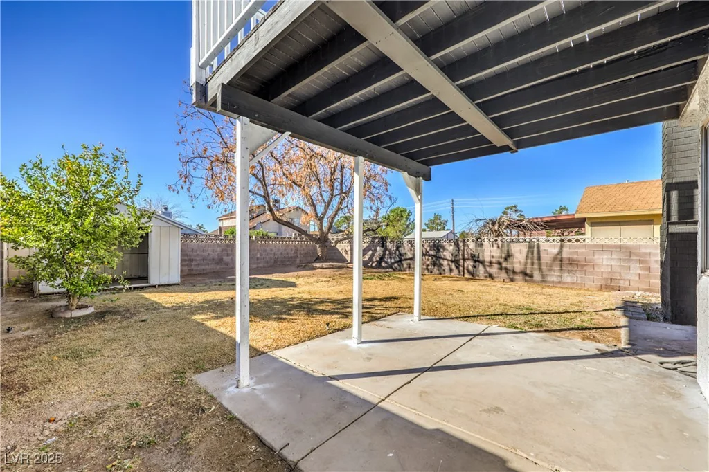 5825 Bent Branch, Las Vegas, NV 89142