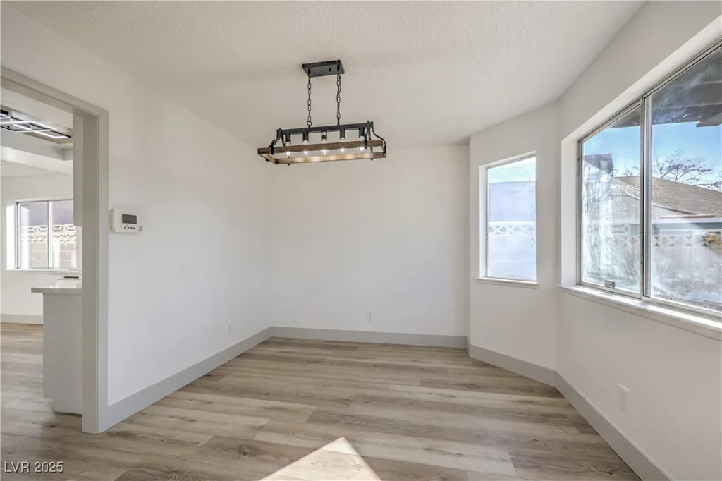 5825 Bent Branch, Las Vegas, NV 89142