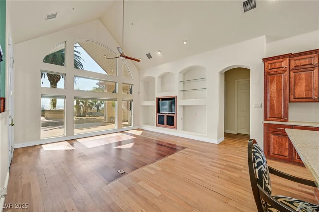 156 Parawan, Henderson, NV 89015