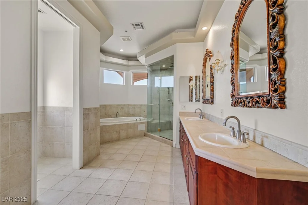 156 Parawan, Henderson, NV 89015