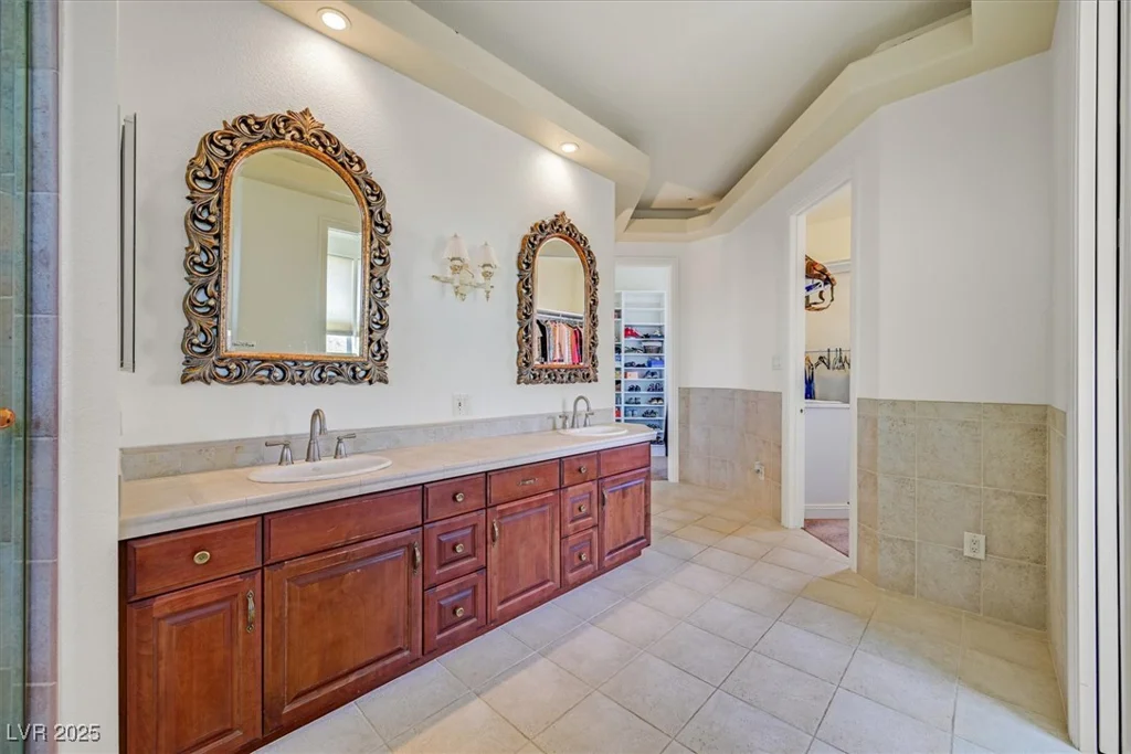 156 Parawan, Henderson, NV 89015