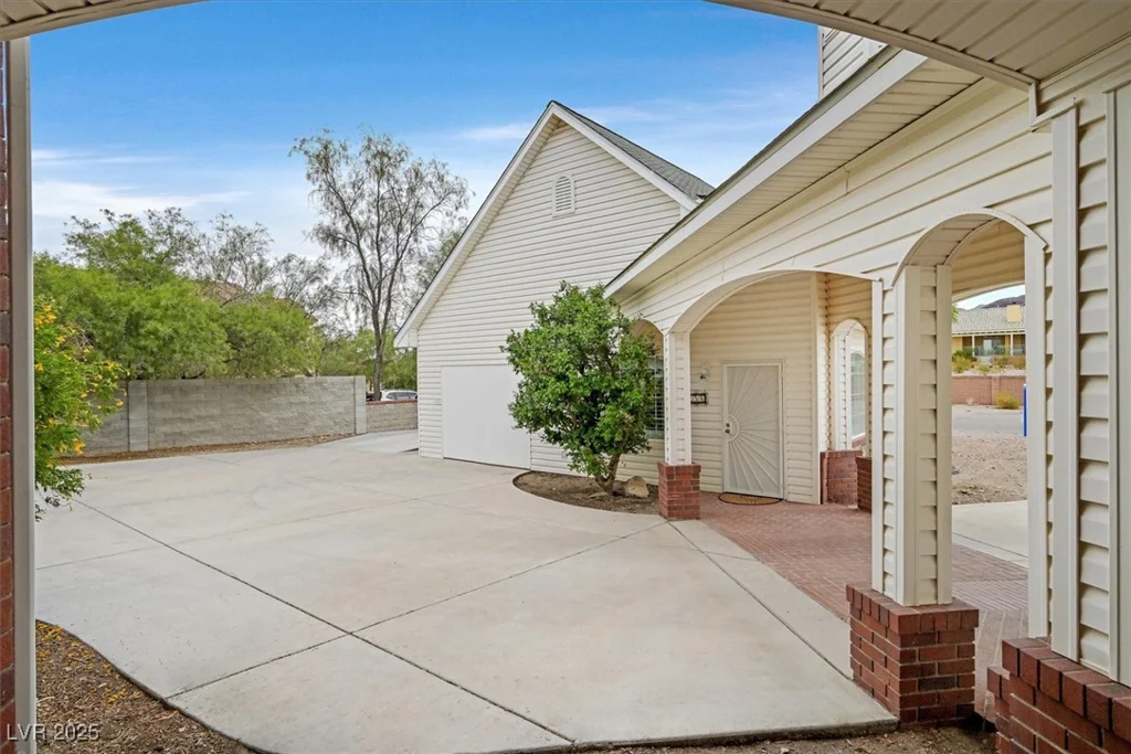 156 Parawan, Henderson, NV 89015