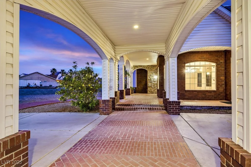 156 Parawan, Henderson, NV 89015