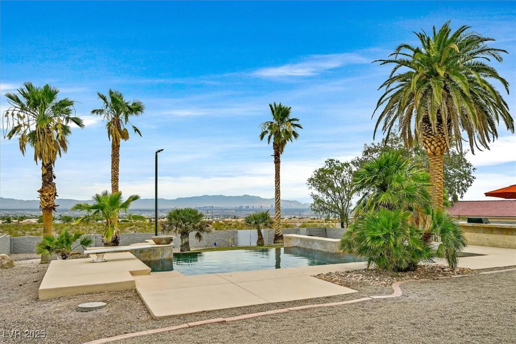 156 Parawan, Henderson, NV 89015