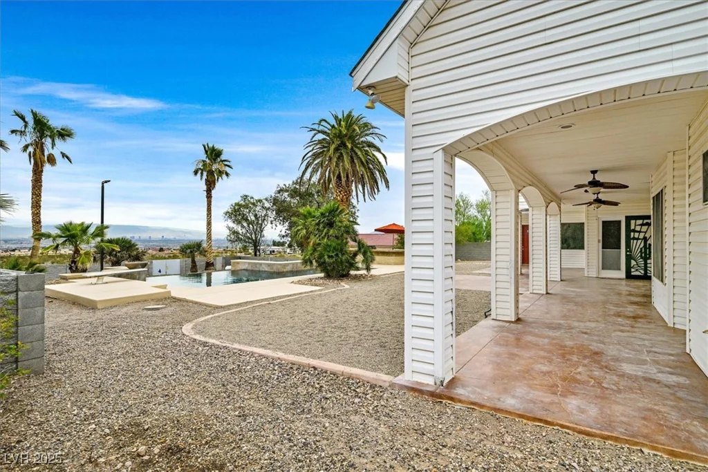 156 Parawan, Henderson, NV 89015