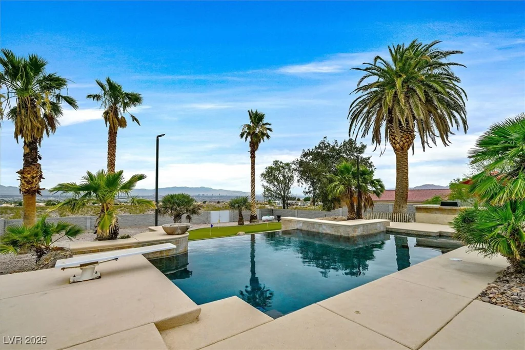 156 Parawan, Henderson, NV 89015