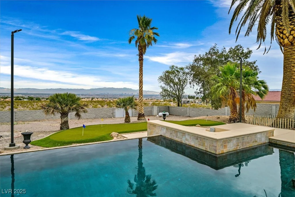 156 Parawan, Henderson, NV 89015
