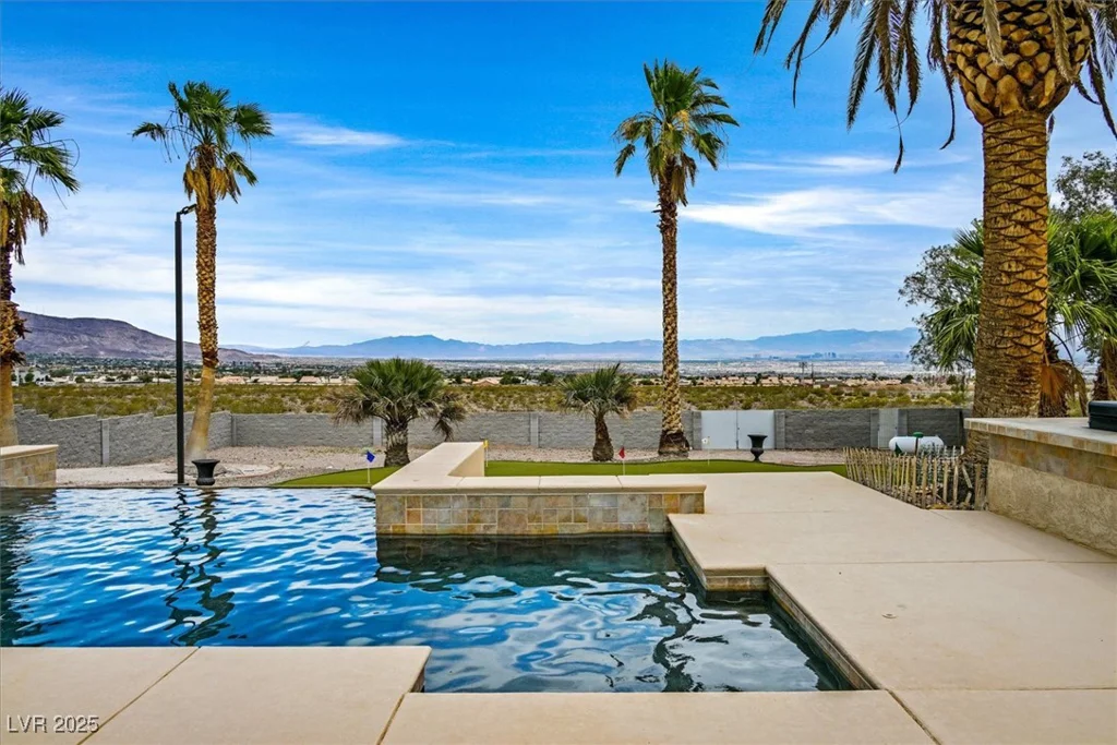 156 Parawan, Henderson, NV 89015