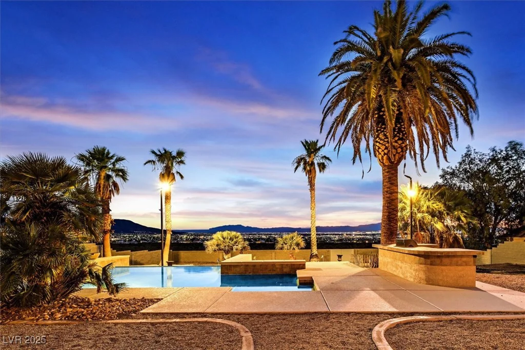 156 Parawan, Henderson, NV 89015