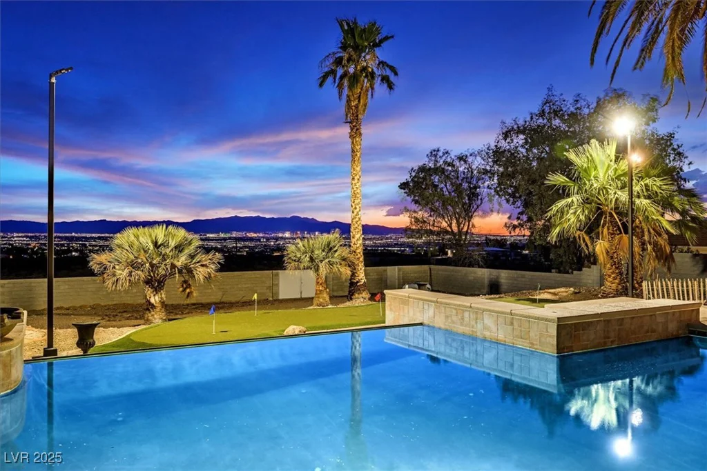 156 Parawan, Henderson, NV 89015