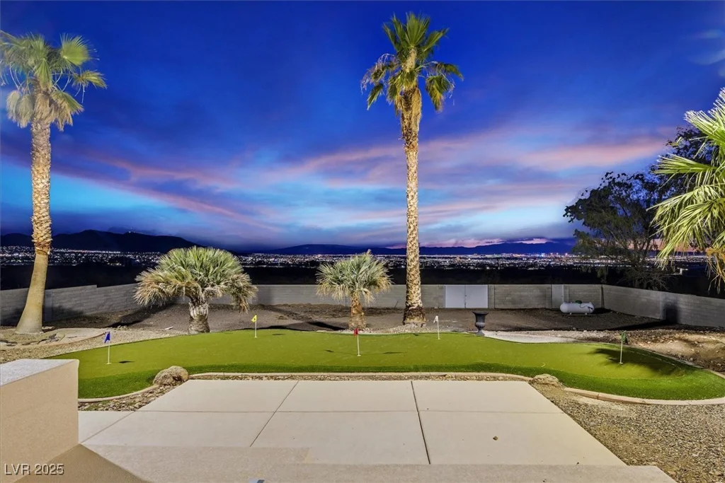 156 Parawan, Henderson, NV 89015