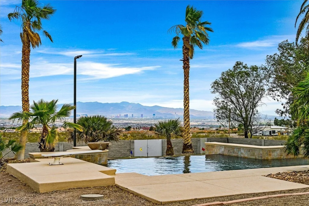 156 Parawan, Henderson, NV 89015