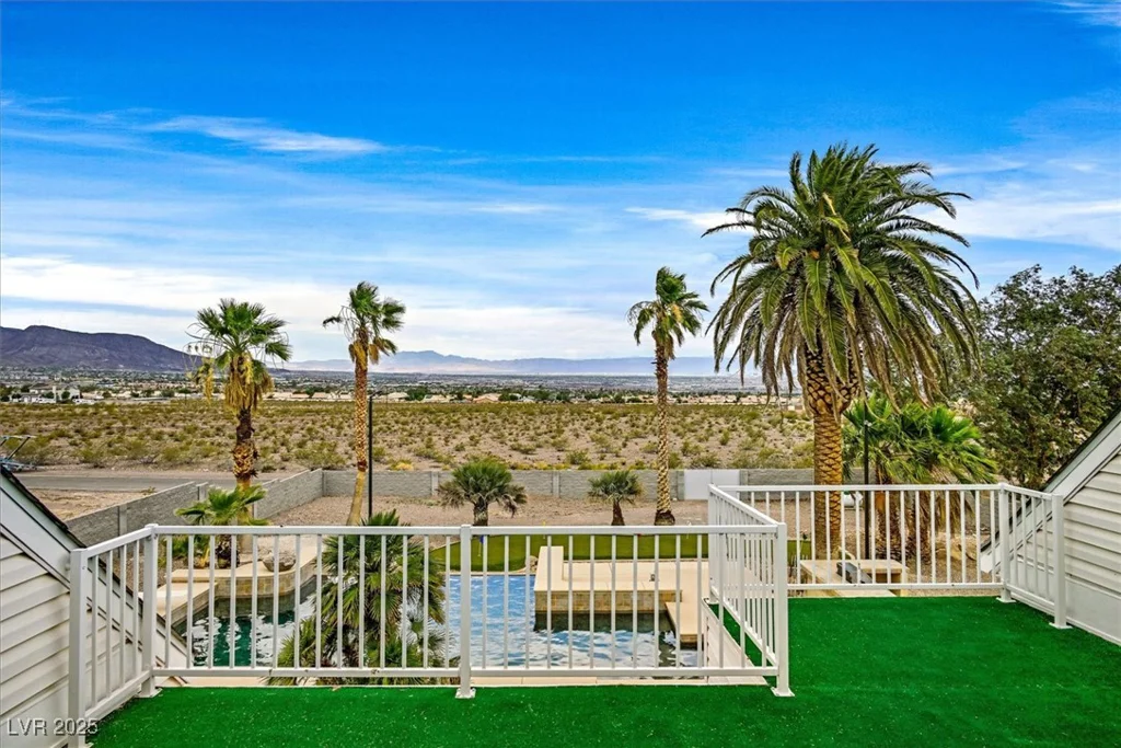 156 Parawan, Henderson, NV 89015