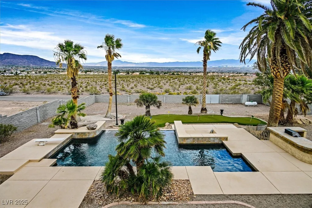 156 Parawan, Henderson, NV 89015