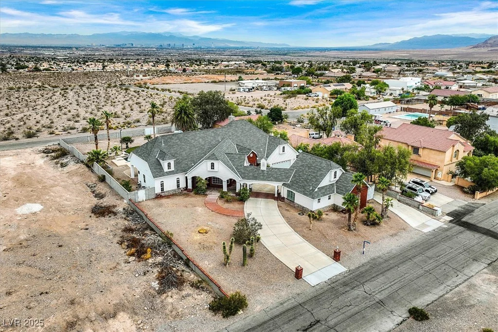 156 Parawan, Henderson, NV 89015