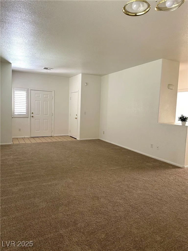 8756 Shady Pines, Las Vegas, NV 89143