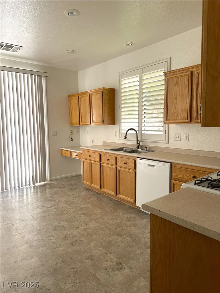 8756 Shady Pines, Las Vegas, NV 89143