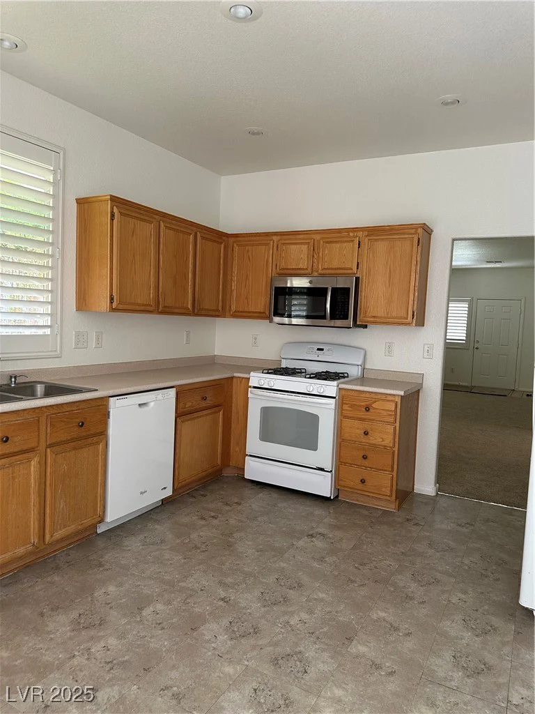 8756 Shady Pines, Las Vegas, NV 89143