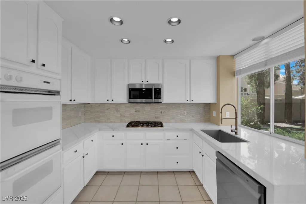 2417 Chestnut Hill, Las Vegas, NV 89134