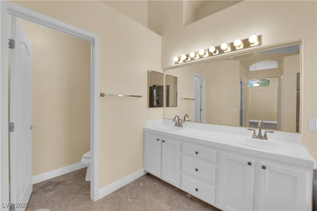 2417 Chestnut Hill, Las Vegas, NV 89134