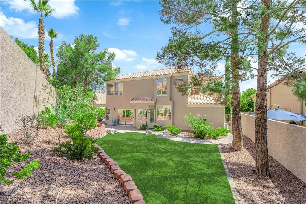2417 Chestnut Hill, Las Vegas, NV 89134