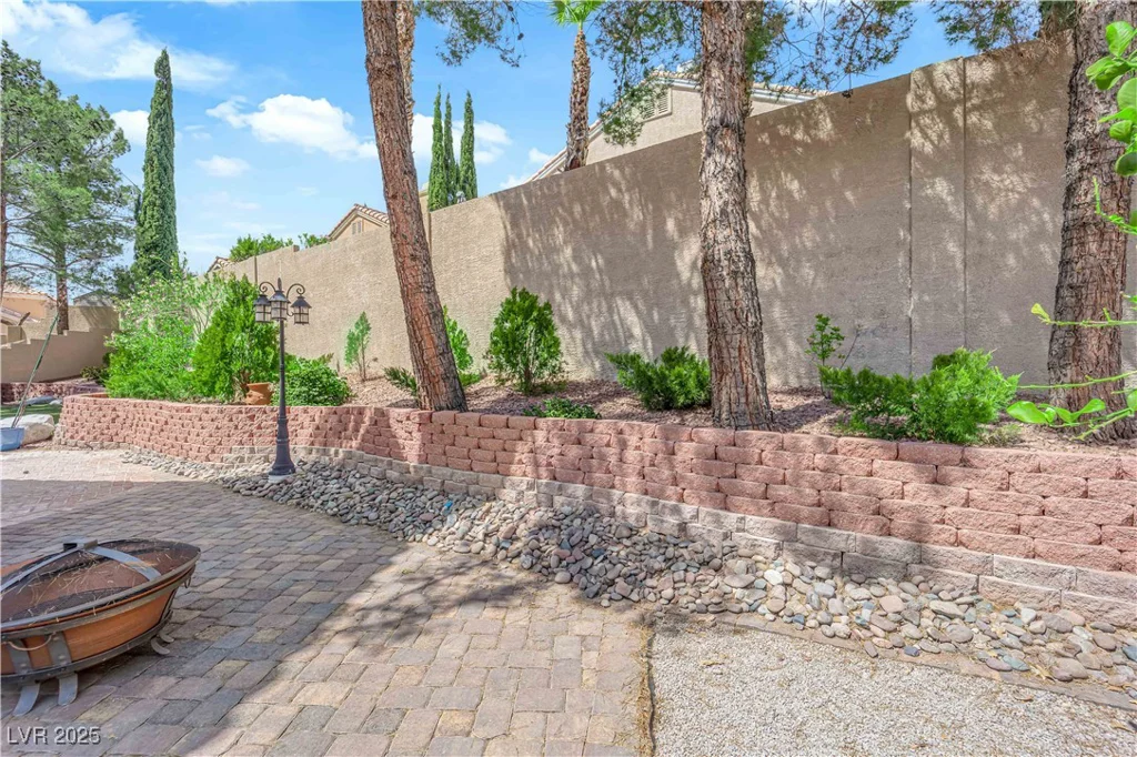 2417 Chestnut Hill, Las Vegas, NV 89134
