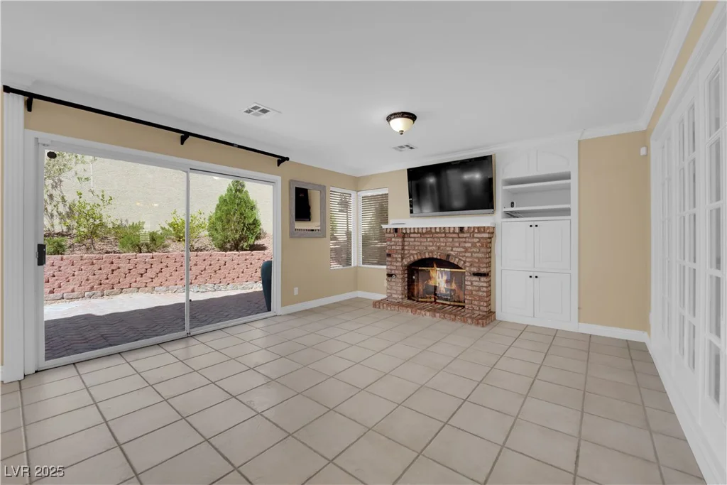 2417 Chestnut Hill, Las Vegas, NV 89134