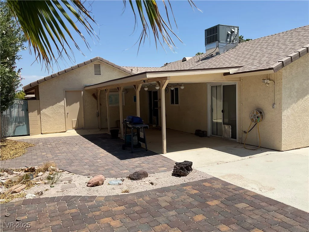 6241 Pinewood, Las Vegas, NV 89103