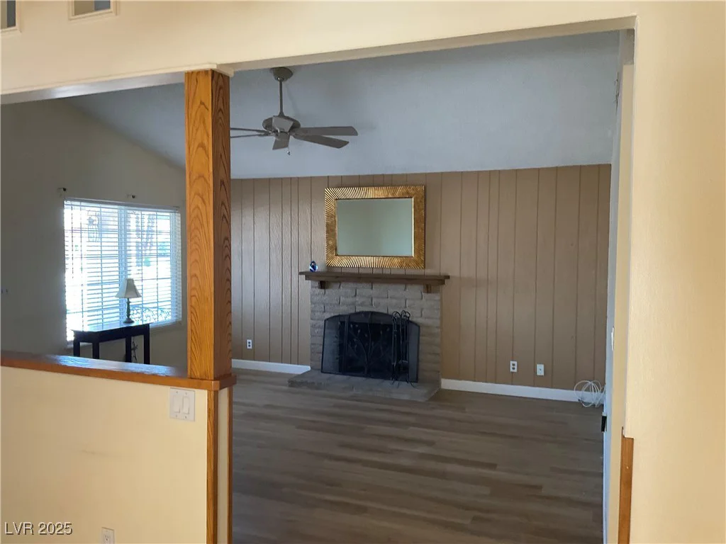 6241 Pinewood, Las Vegas, NV 89103