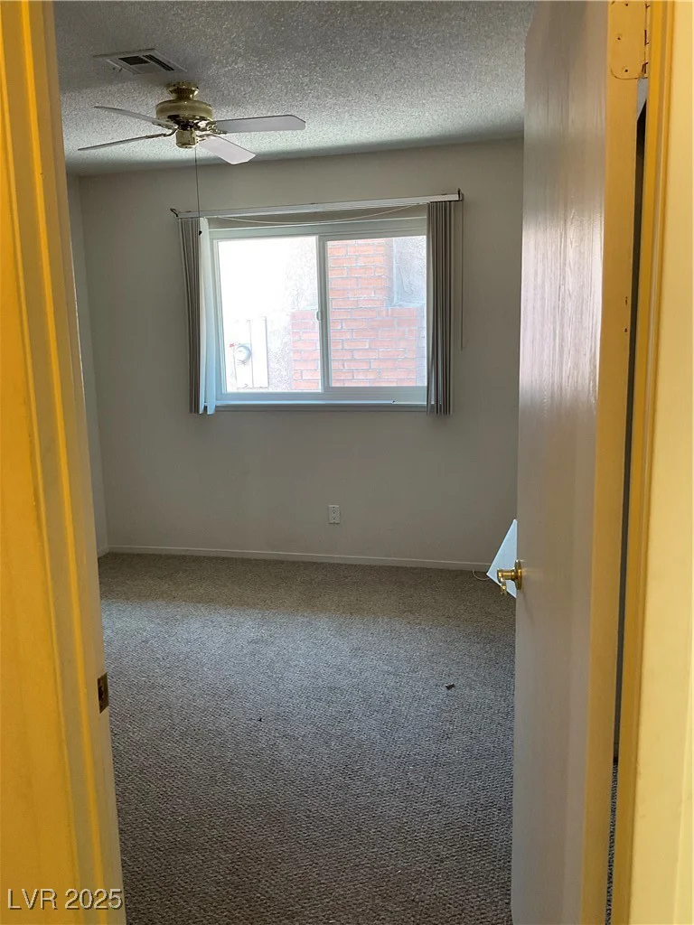 6241 Pinewood, Las Vegas, NV 89103