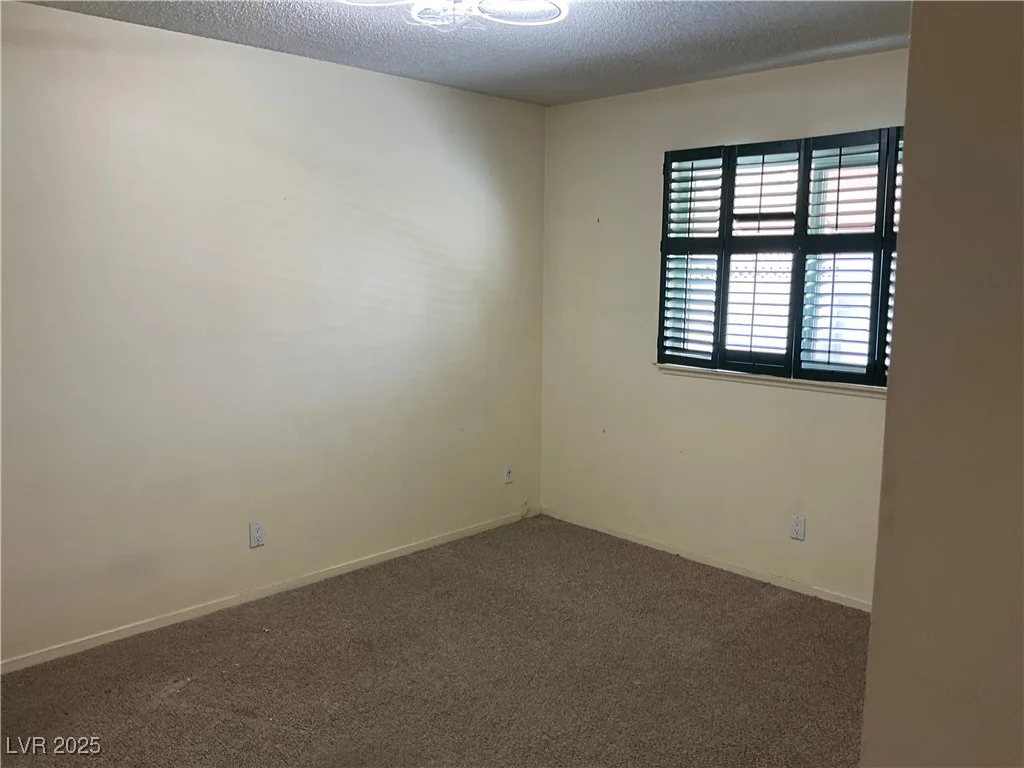 6241 Pinewood, Las Vegas, NV 89103