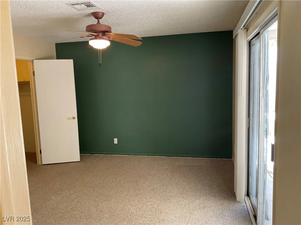 6241 Pinewood, Las Vegas, NV 89103