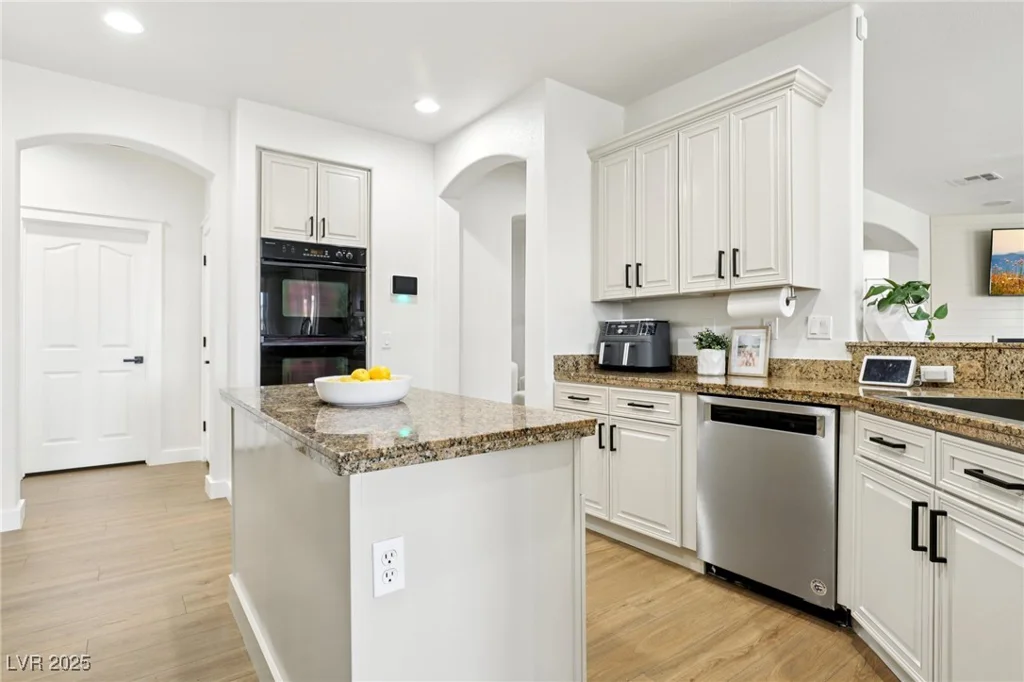 9410 Stone Castle, Las Vegas, NV 89123